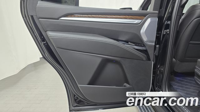 Cadillac Escalade 2025 — photo 15