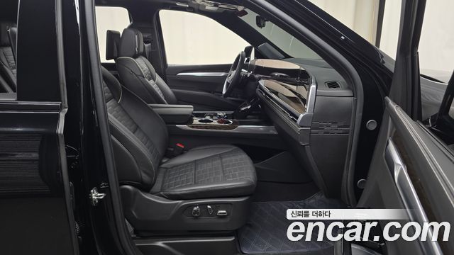 Cadillac Escalade 2025 — photo 16