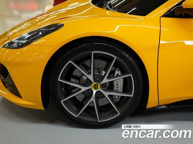 Lotus Emira 2024 — photo 6