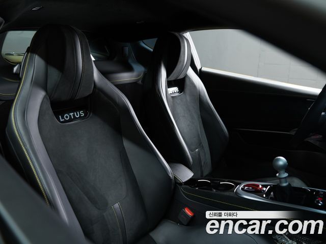 Lotus Emira 2024 — photo 17