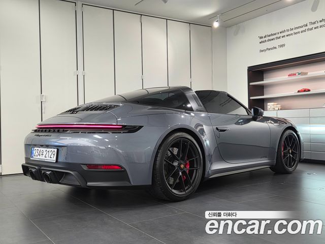Porsche 911 2025 — photo 2