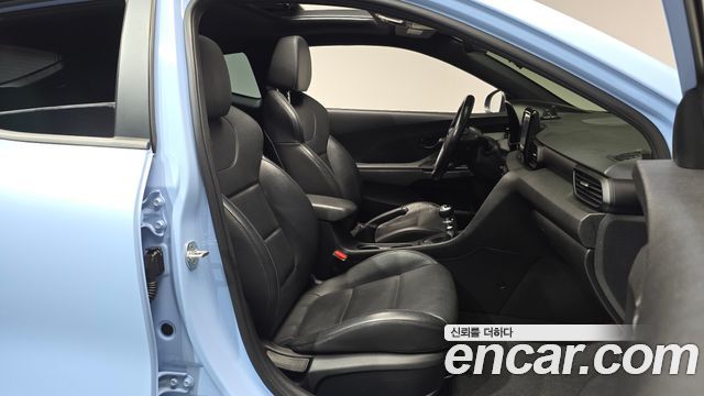 Hyundai Veloster 2019 — photo 18