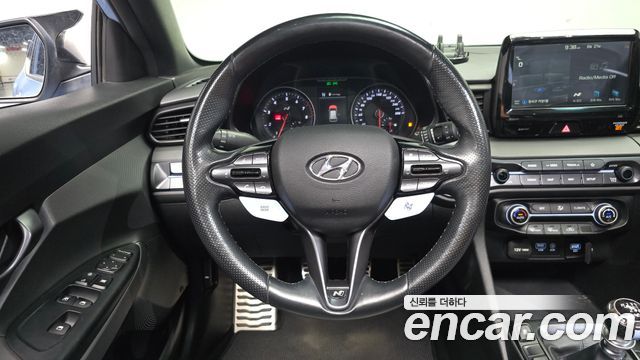 Hyundai Veloster 2019 — photo 19