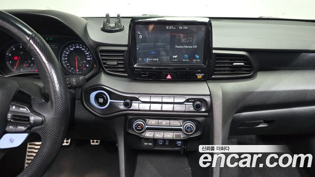 Hyundai Veloster 2019 — photo 20