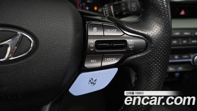 Hyundai Veloster 2019 — photo 23