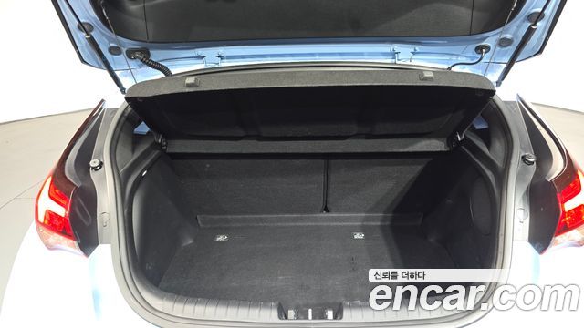 Hyundai Veloster 2019 — photo 26