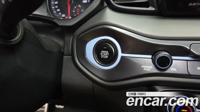 Hyundai Veloster 2019 — photo 16