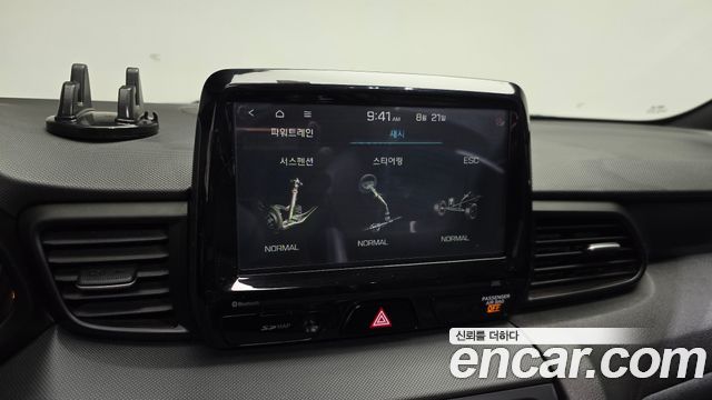 Hyundai Veloster 2019 — photo 31