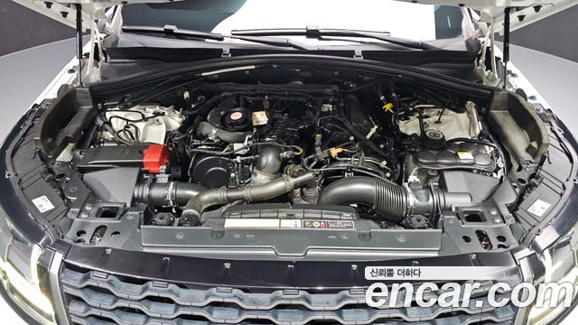 Land Rover Range Rover Velar 2018 — photo 6