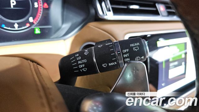 Land Rover Range Rover Velar 2018 — photo 14