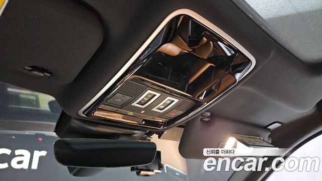 Land Rover Range Rover Velar 2018 — photo 16