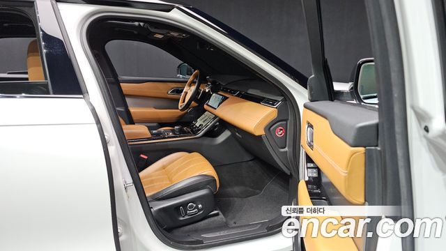 Land Rover Range Rover Velar 2018 — photo 17