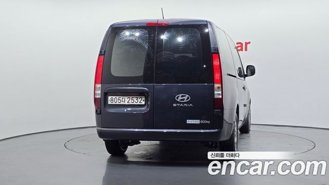 Hyundai Staria 2025 — photo 4