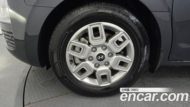 Hyundai Staria 2025 — photo 5