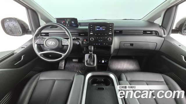 Hyundai Staria 2025 — photo 7