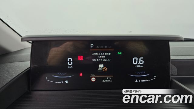 Hyundai Staria 2025 — photo 8