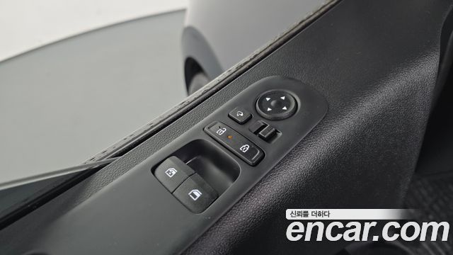 Hyundai Staria 2025 — photo 19