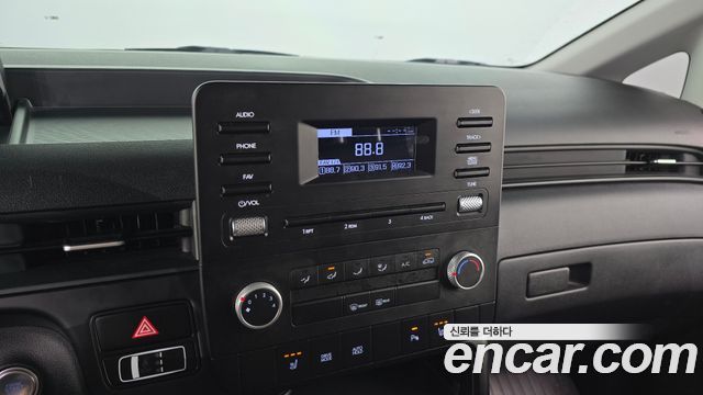Hyundai Staria 2025 — photo 20