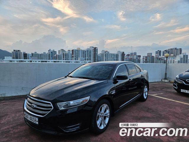 Ford Taurus 2013 — photo 2