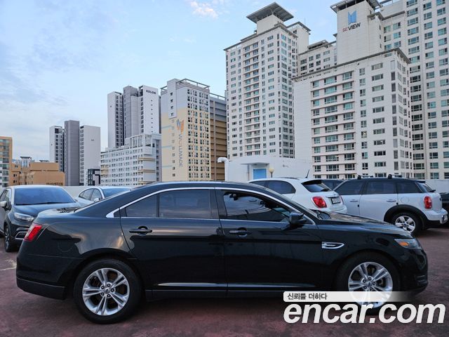 Ford Taurus 2013 — photo 6