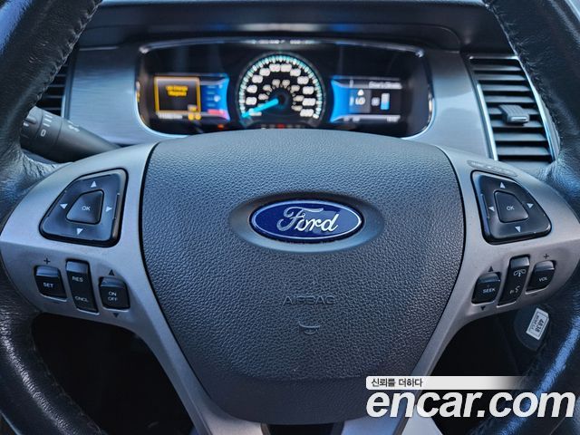 Ford Taurus 2013 — photo 15