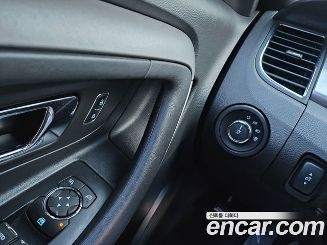 Ford Taurus 2013 — photo 19