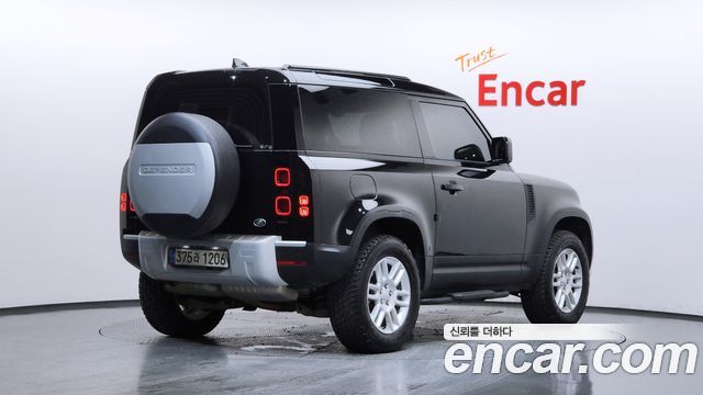 Land Rover Defender 2022 — photo 2