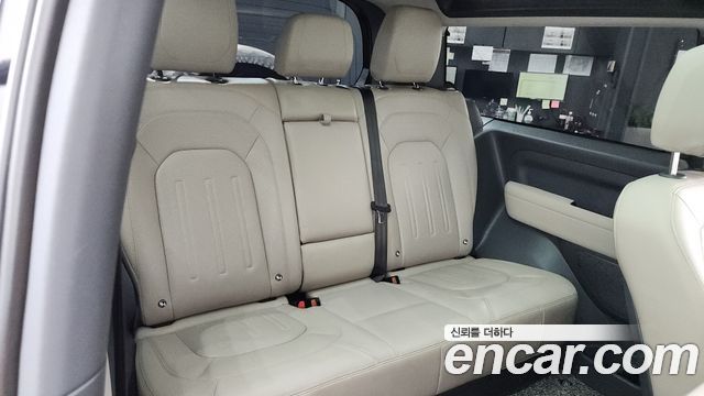 Land Rover Defender 2022 — photo 17