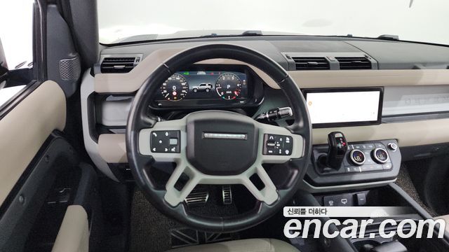 Land Rover Defender 2022 — photo 20