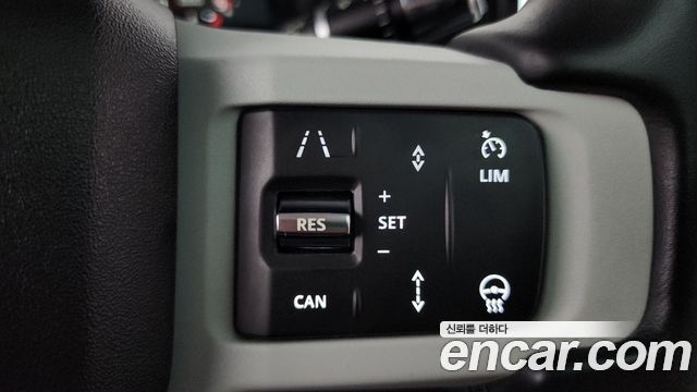 Land Rover Defender 2022 — photo 23