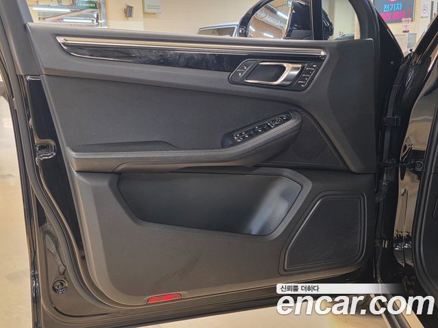Porsche Macan 2016 — photo 8