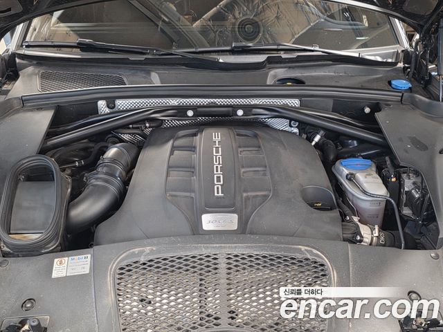 Porsche Macan 2016 — photo 19