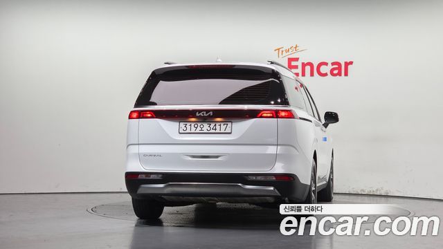 Kia Canival 2023 — photo 4