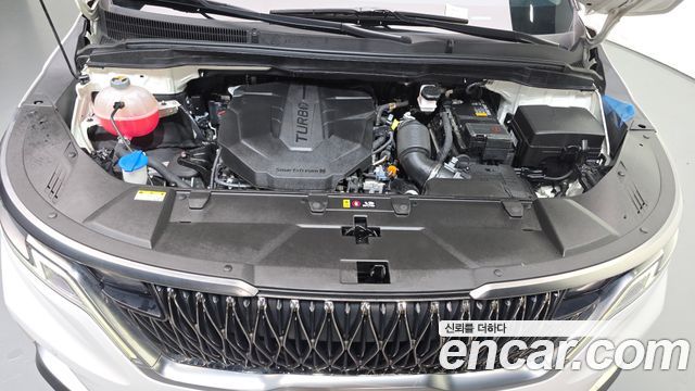 Kia Canival 2023 — photo 6