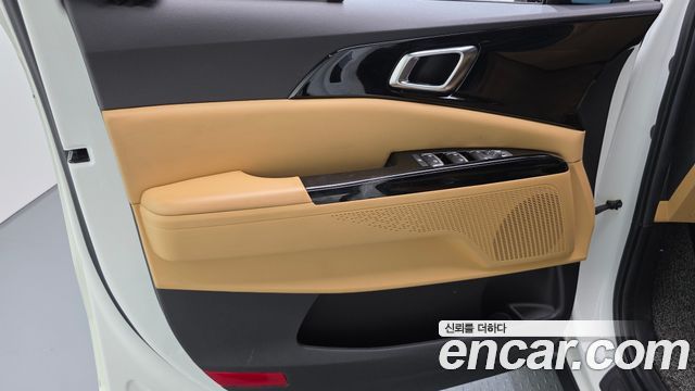 Kia Canival 2023 — photo 14
