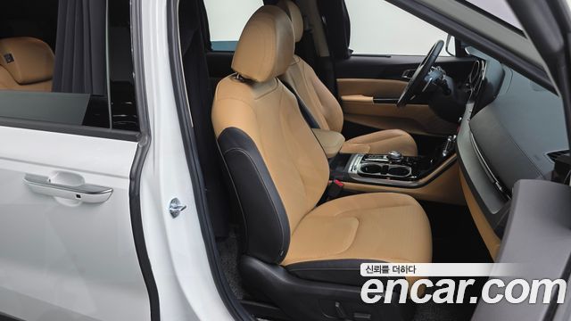 Kia Canival 2023 — photo 16