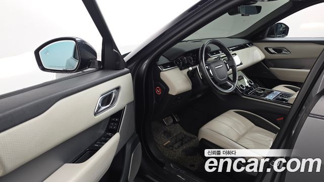 Land Rover Range Rover Velar 2018 — photo 13