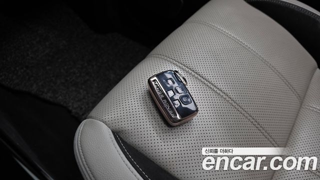Land Rover Range Rover Velar 2018 — photo 22