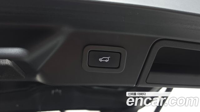 Land Rover Range Rover Velar 2018 — photo 26