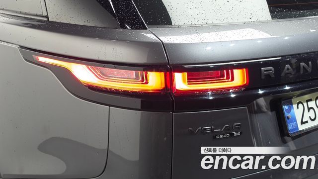 Land Rover Range Rover Velar 2018 — photo 9