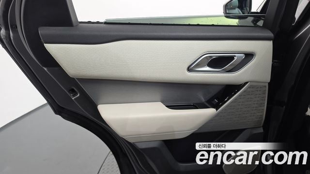 Land Rover Range Rover Velar 2018 — photo 15