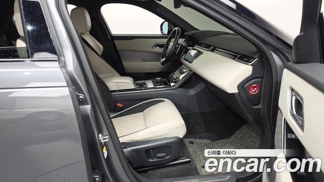Land Rover Range Rover Velar 2018 — photo 16