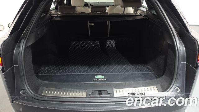 Land Rover Range Rover Velar 2018 — photo 27