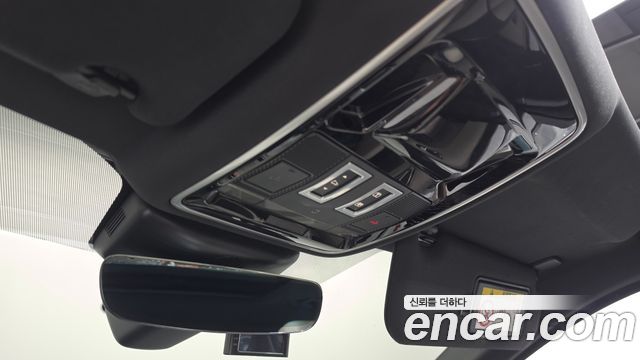 Land Rover Range Rover Velar 2018 — photo 30