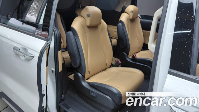 Kia Canival 2023 — photo 17