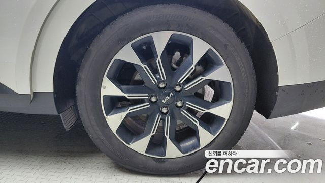 Kia Canival 2023 — photo 7