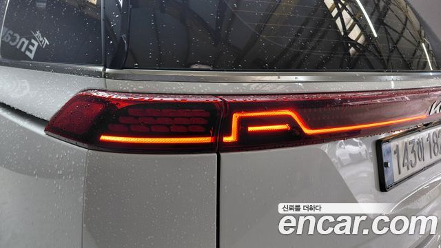 Kia Canival 2023 — photo 9