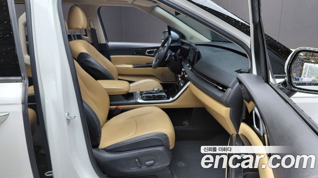 Kia Canival 2023 — photo 16