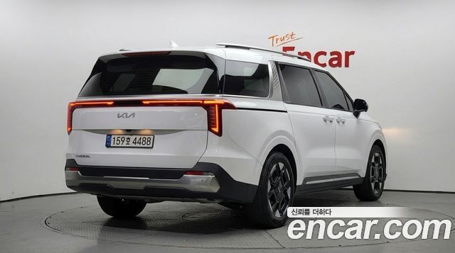 Kia Canival 2024 — photo 2