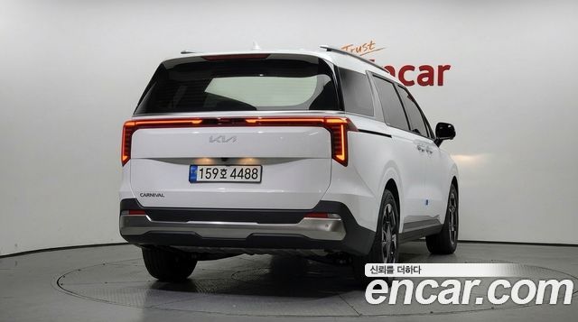 Kia Canival 2024 — photo 4